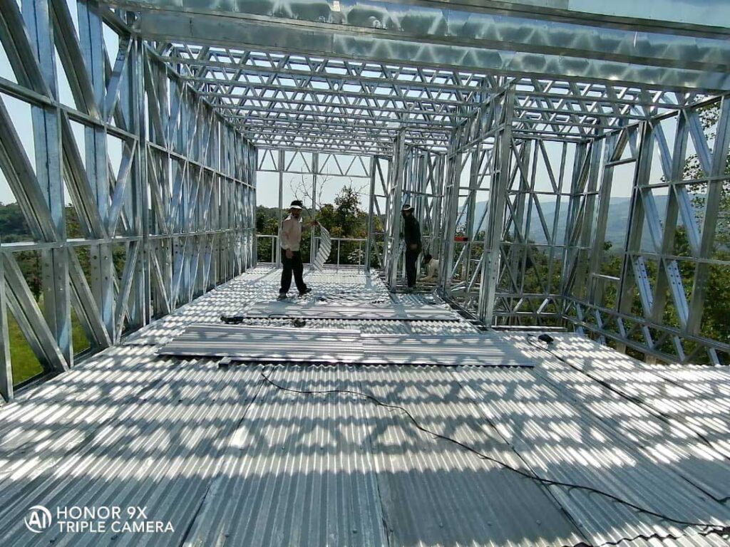 پروژه ساخت ویلا دو طبقه 200 متری بر روی پیلوت با طراحی سقف تهرانی